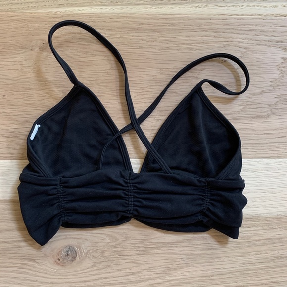 JLo Cross strap Sports Bra - Picture 3 of 5